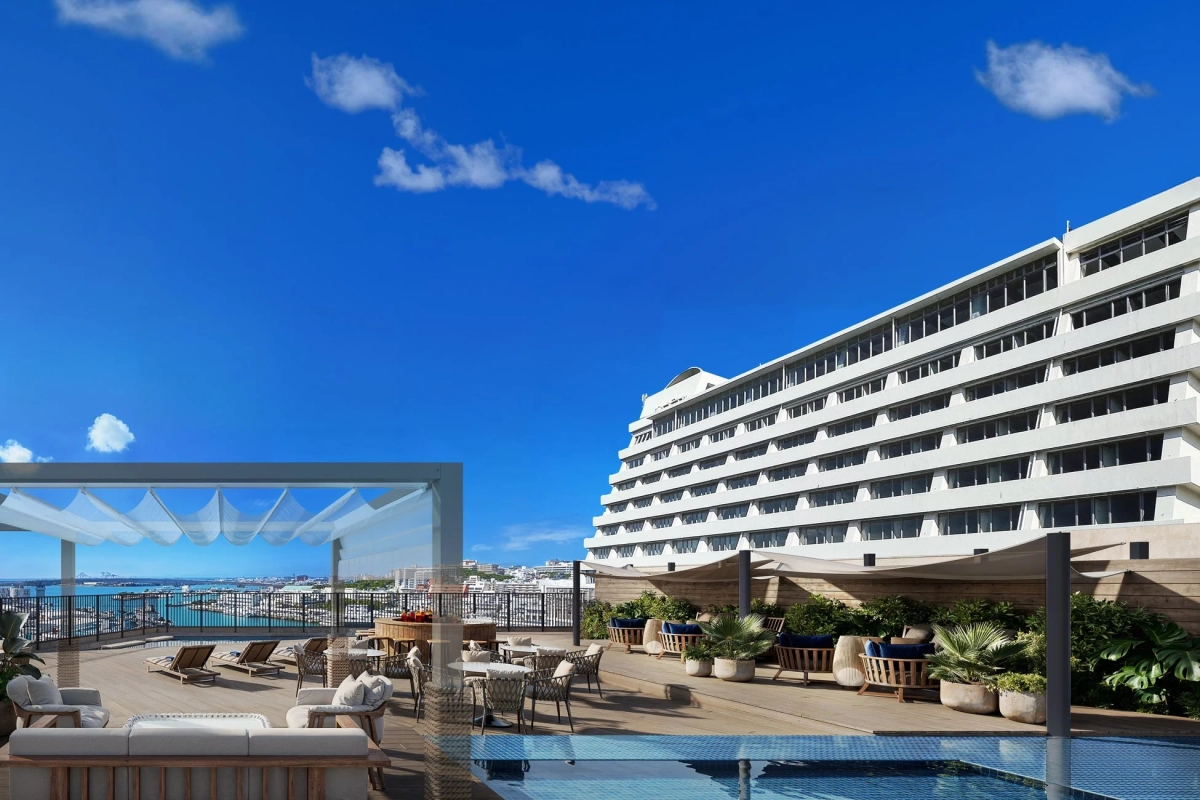 ルーフトップテラスとプール