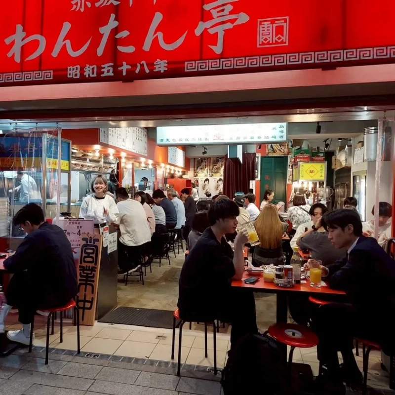 活気ある赤坂本店の様子