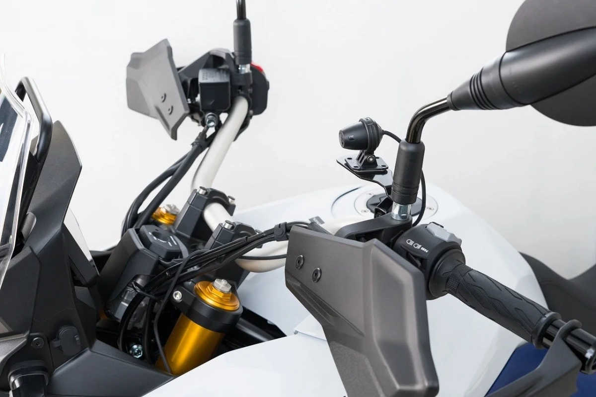 フロントカメラステー1