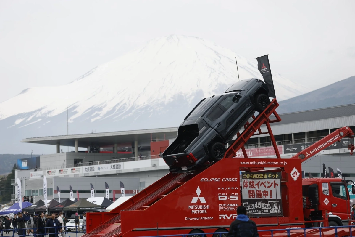三菱自動車の4WD登坂キット体験イベント