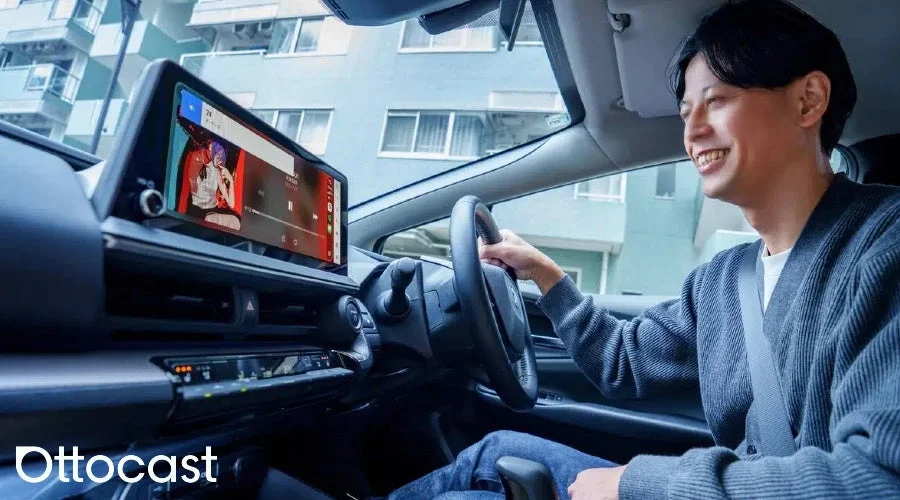 ドライブ中の男性