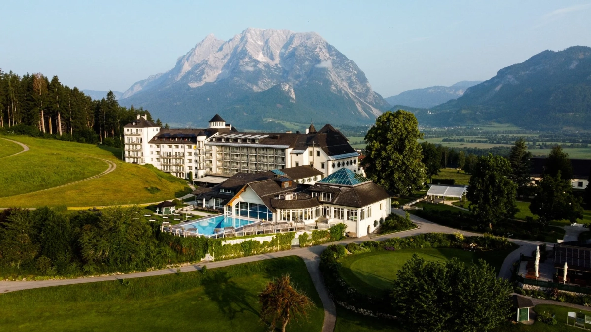 広大な敷地のホテルリゾート空撮