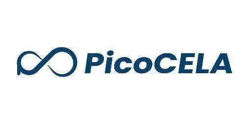 白地に青いPicoCELAのロゴが表示されています。