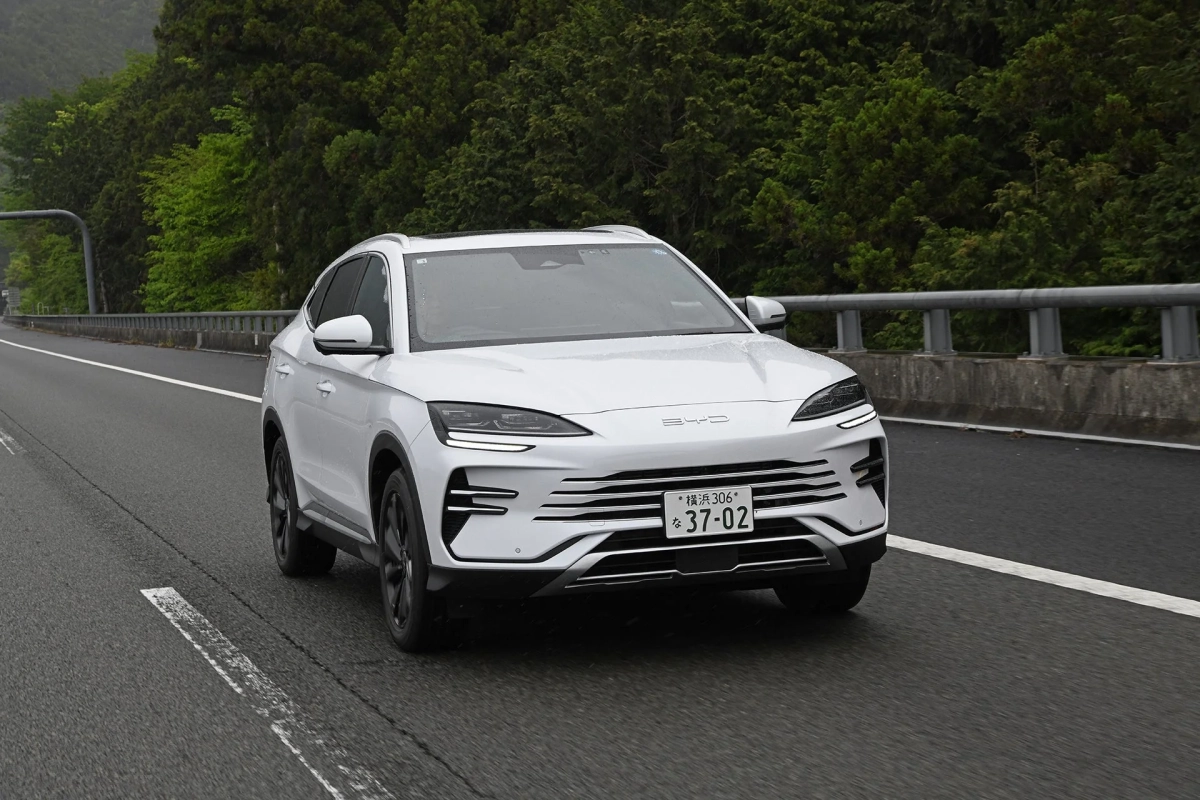 BYD SEALION 6の高速道路走行