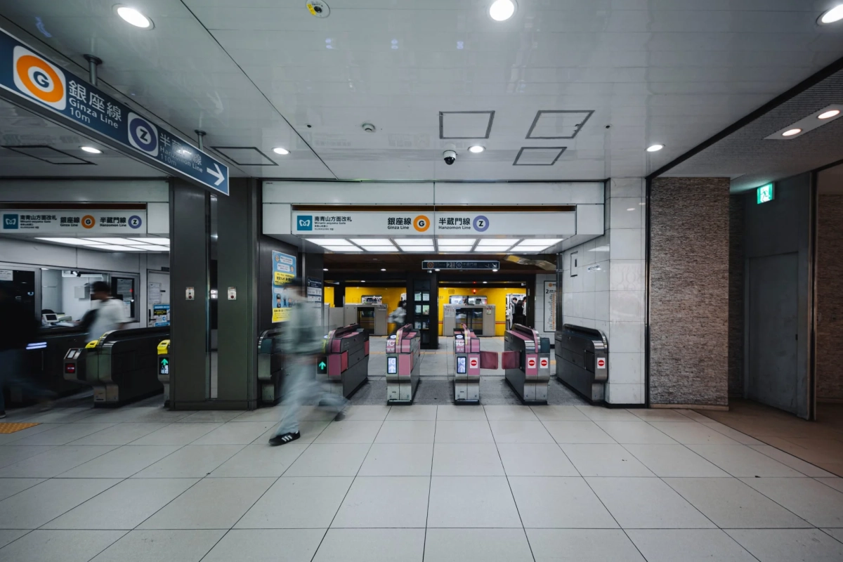 地下鉄駅の改札口