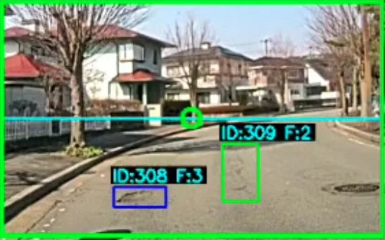 AIによる道路損傷検出の様子