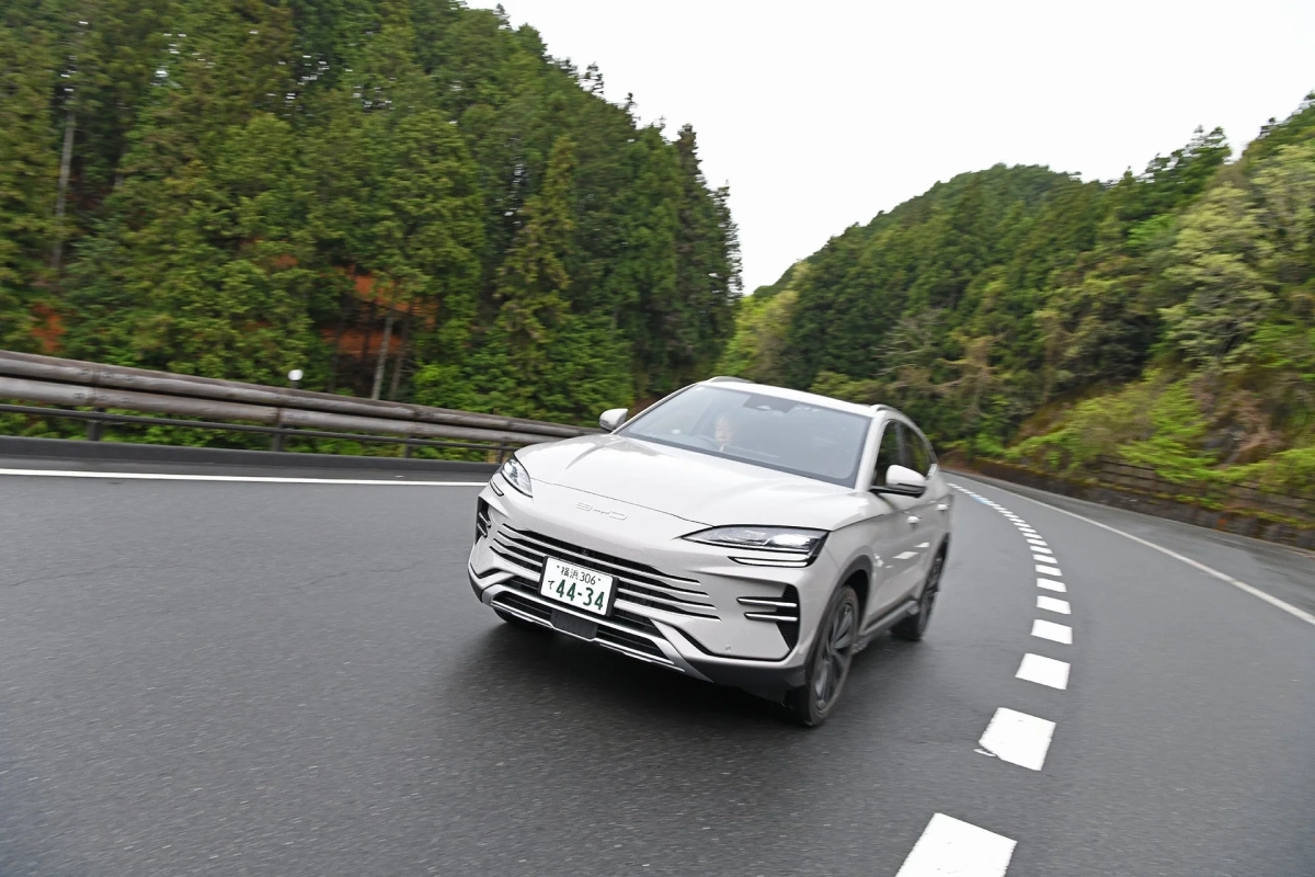 BYD SEALION 6の走行