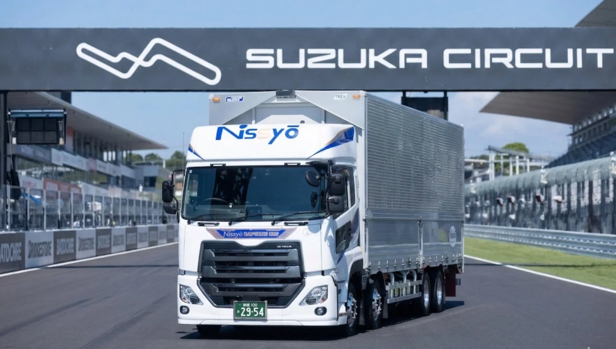 鈴鹿サーキットを走るNissyoの大型トラック