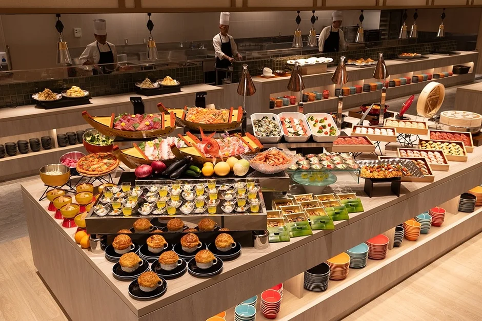 豪華なバイキング料理