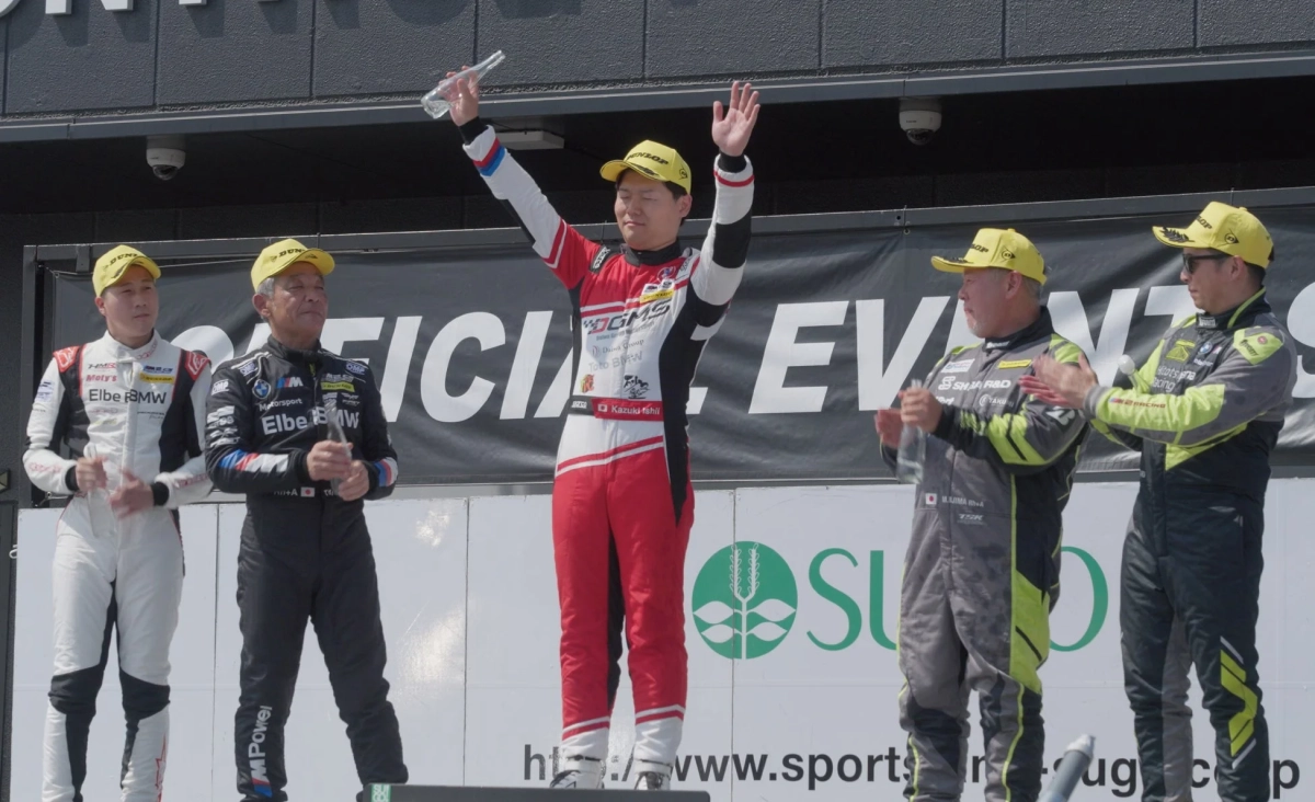 Race8 BMW M2 Racingクラス優勝者表彰