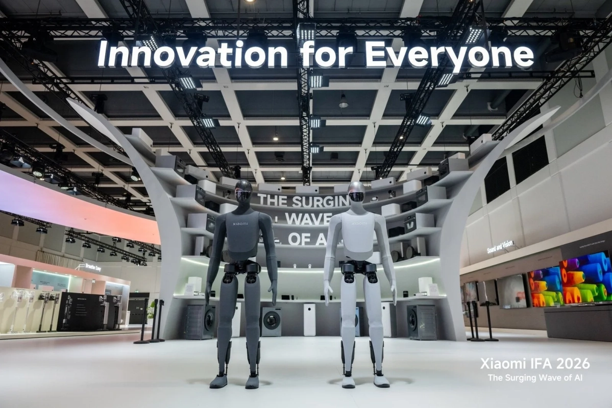 XiaomiのヒューマノイドロボットとAI展示